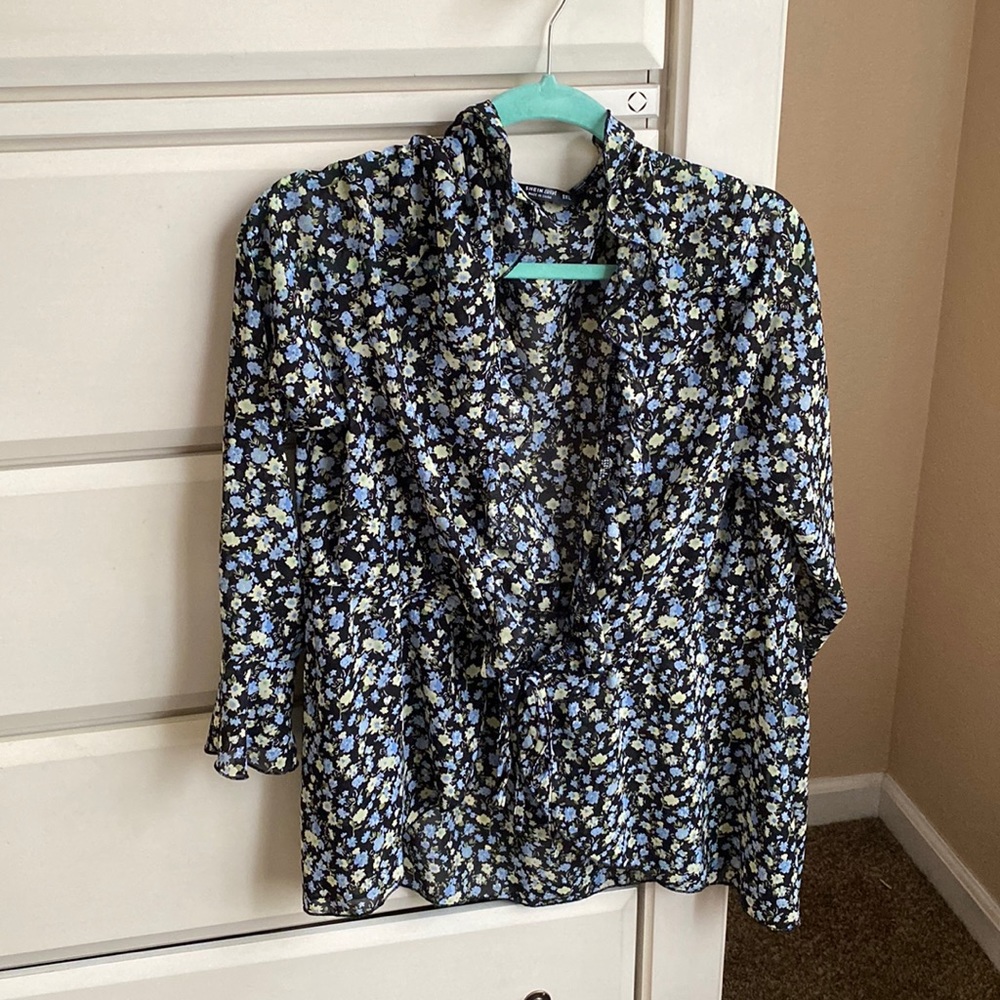 Sheer Tie in Front Top